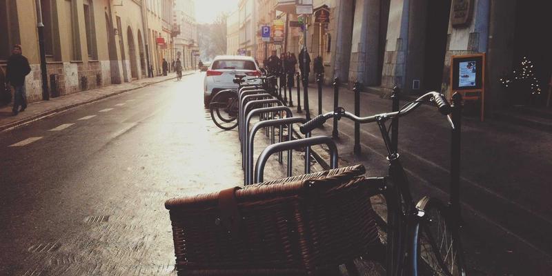 短视频营销算法解析：如何让内容进入抖音快手推荐池 | SEO与电商运营实战指南